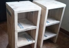 Nachtkastjes "Daniëlle" met achterwand en legplanken